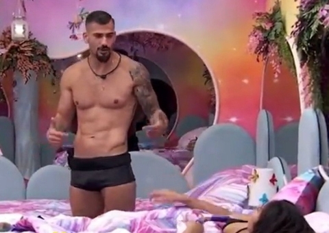 'Nunca pensei que estaria na sua frente de sunga', diz Nizam para Vanessa 