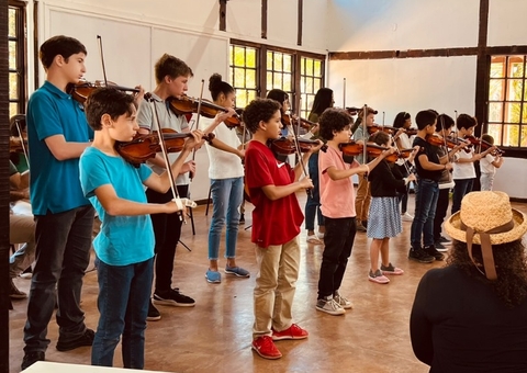 Com entrada gratuita, espetáculo com violonistas acontece neste sábado em Manaus