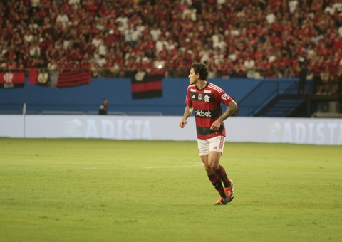 Flamengo marca o terceiro ainda no primeiro tempo