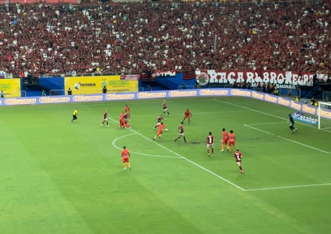 Flamengo marca quarto gol contra o Audax no início do segundo tempo em Manaus