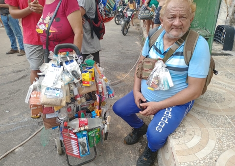 Morador que perdeu casa em incêndio em Manaus relata angústia: 'salvei só meus documentos'
