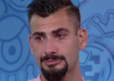 Nizam chora e é confrontado sobre comentário ao corpo de Yasmin Brunet