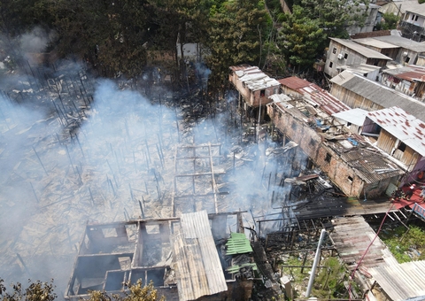 Doações são arrecadadas para famílias desabrigadas após incêndio em Manaus
