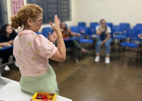 Abrigo Moacyr Alves recebe palestra sobre o Janeiro Branco em Libras