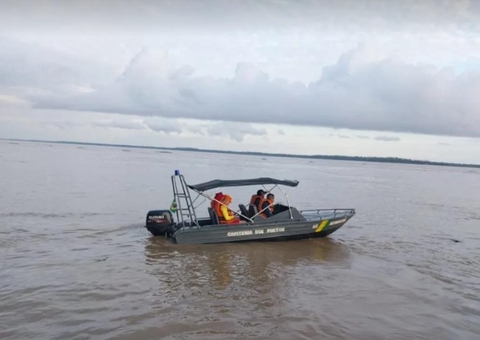Buscas por idoso que sumiu após voadeira naufragar no Rio Amazonas são suspensas