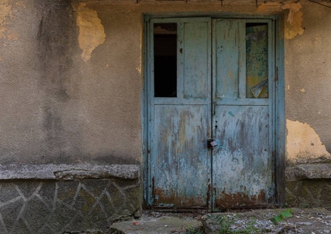 Polícia resgata criança abandonada em casa no Terra Nova