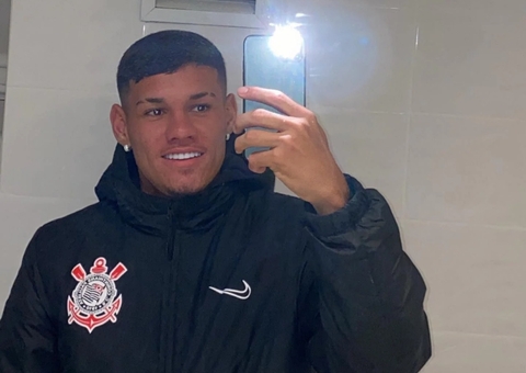 Jovem passou mal durante sexo com jogador do Corinthians antes de morrer, diz advogado