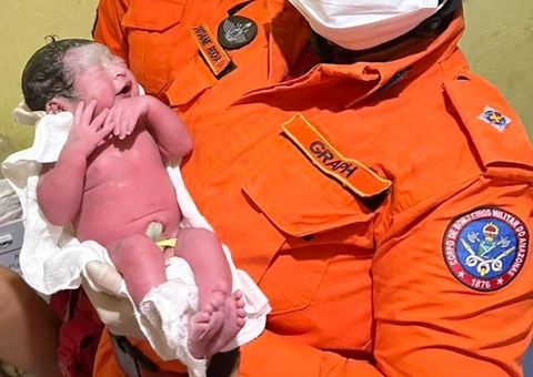 Mulher entra em trabalho  de parto e bebê prematuro nasce em casa no Coroado