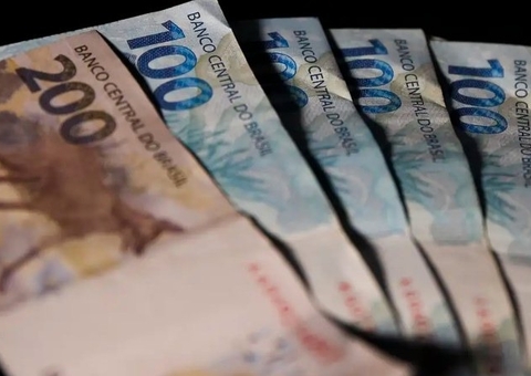 Salário mínimo de R$ 1.412 começa a ser pago nesta quinta