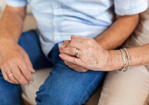 Idosos com mais de 70 anos podem casar em comunhão de bens, decide STF