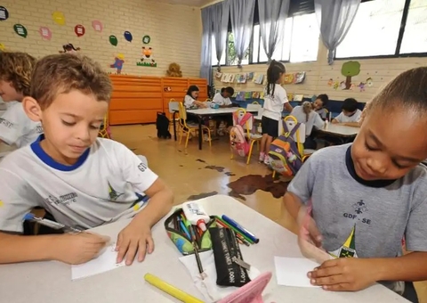 MEC oficializa reajuste de 3,6% no piso salarial de professores