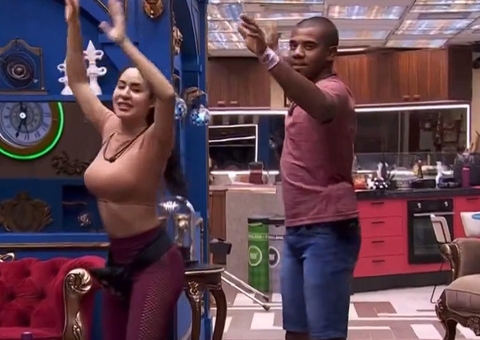 BBB24: Isabelle ensina Davi a dançar 'Tic Tic Tac', hit do Carrapicho 