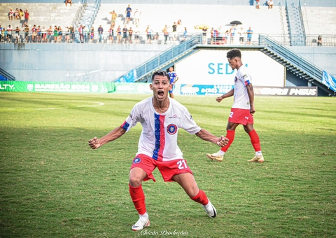 Parintins empata com  o Nacional e segue líder do Grupo B no Barezão