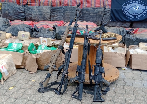 Trio é preso com armas e quase 3 toneladas de drogas em sítio no Amazonas