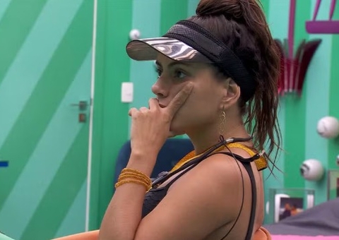 No Quarto do Líder, Fernanda flagra Rodriguinho falando dela