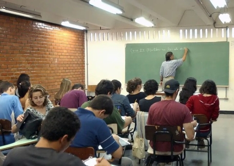 Prazo para complementar inscrições do Fies termina nesta sexta