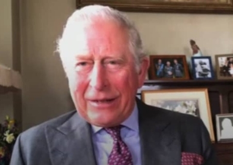 Rei Charles rejeita quimioterapia e quer tratar câncer com 'poções', diz jornalista