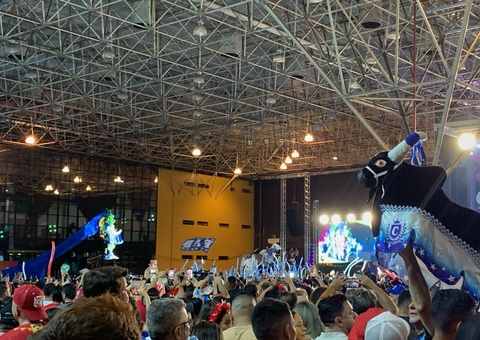 Mais de 5 mil pessoas festejam último dia de Carnaboi