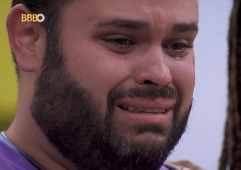 Michel fica em prantos com vídeo do namorado no Almoço do Anjo