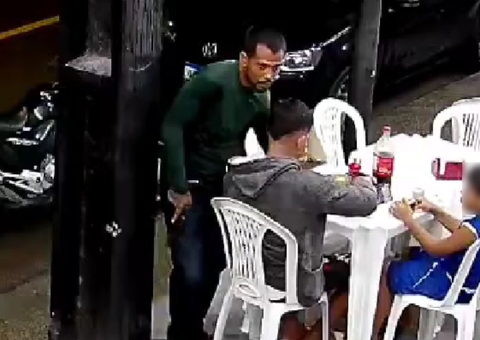 Assalto à lanchonete no Parque das Nações deixa clientes e funcionários em pânico; vídeo