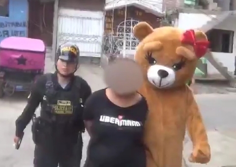 Policial se disfarça de 'ursinho' para prender traficantes; vídeo