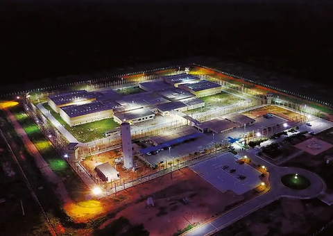 Helicópteros, drones e 300 policiais atuam na busca por fugitivos de presídio federal