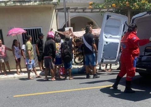 Vereador de Parintins passa mal em motocicleta e sofre acidente