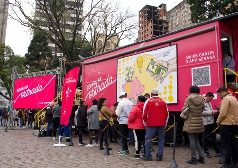 Caminhão do Serasa inicia oferta de serviços gratuitos no Centro
