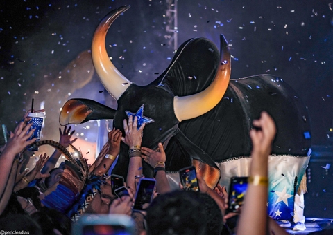 Povo Festeiro: Blog Azul abre temporada bovina do Caprichoso em Manaus