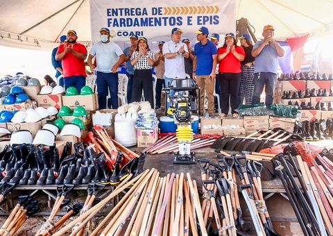 Keitton Pinheiro entrega EPIs e anuncia Centro de Convivência em Coari