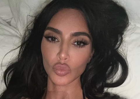 Kim Kardashian vende bolsa de grife encardida por R$ 345 mil e vira piada