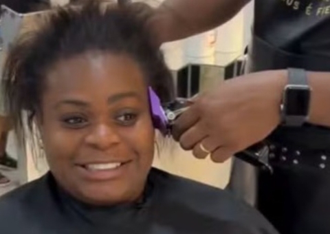 Jojo Todynho raspa o cabelo e surge platinada: 'nevei'