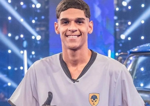 Luva de Pedreiro mostra antes e depois de corpo e vira piada: 'de grilo para gafanhoto'