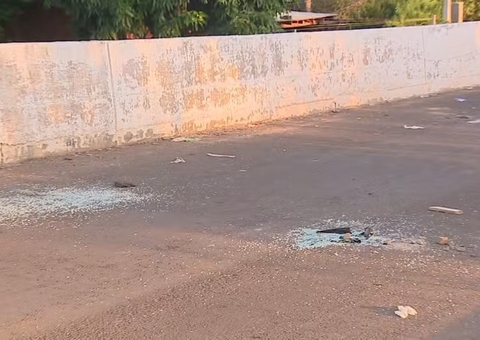 Pai joga filho de 11 meses de carro em movimento; mãe foi obrigada a pular