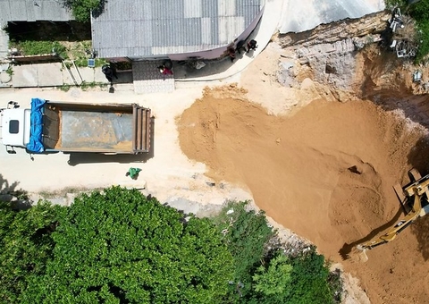 Erosão que ameaça casas no Nova Cidade passa por obra emergencial
