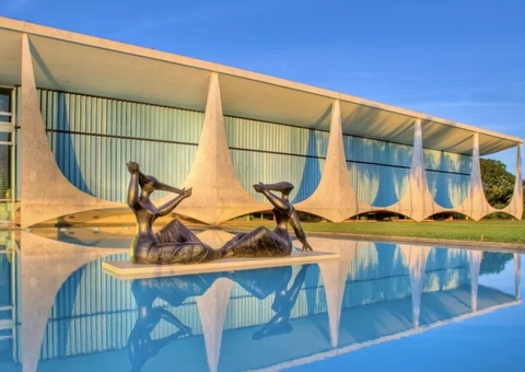 Homem tenta invadir residência oficial de Lula; PF investiga caso