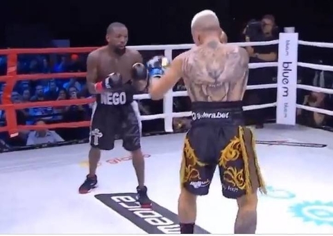 Após perder luta para MC Gui, Nego do Borel reclama de golpes ilegais