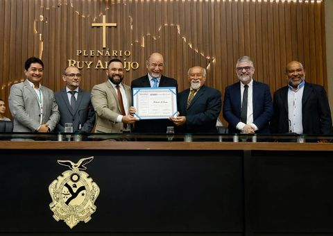 Músico e compositor ‘Beto Blue Birds’ recebe Título de Cidadão do Amazonas 