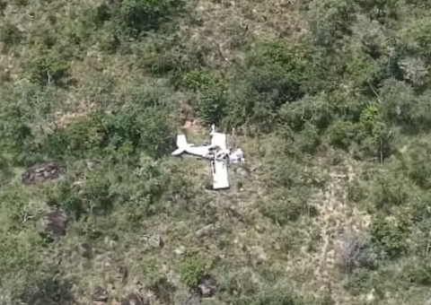 Avião cai e deixa três mortos na Bahia