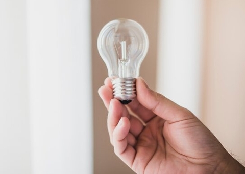 Tarifas extras da conta de luz serão reduzidas em até 37% pela Aneel