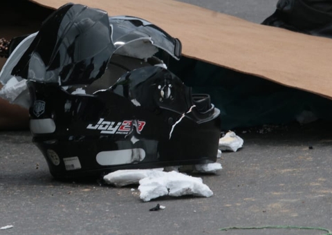 Mulher tem cabeça esmagada por carreta ao cair de motocicleta na Torquato
