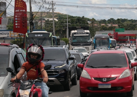 Acidente que matou motociclista deixa trânsito travado na Torquato Tapajós