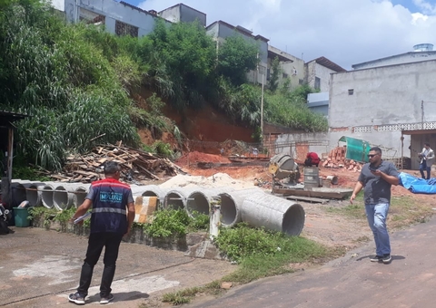 Obra irregular onde trabalhadores foram soterrados é embargada em Manaus