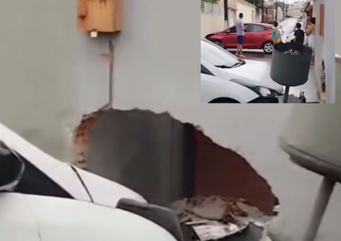 Acidente entre carros destrói muro de casa no Japiim; vídeo