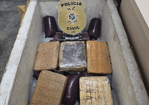 Dupla é presa com drogas escondidas em encomenda de açaí no Porto de Manaus