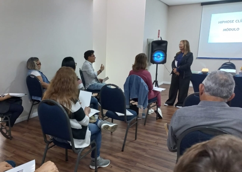 Curso ensina técnicas de hipnose em Manaus; saiba como participar