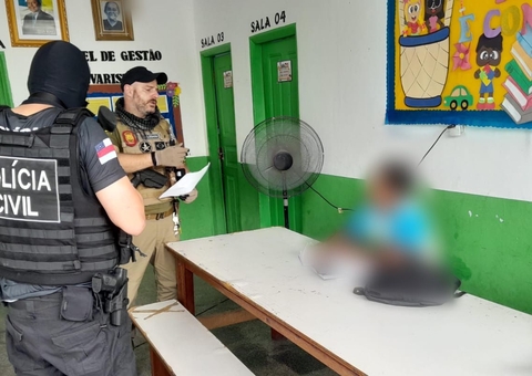 Professor é preso dentro de escola por estuprar alunas entre 8 e 9 anos no Amazonas