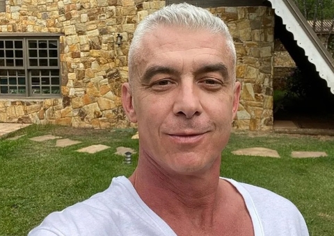 Alexandre Correa pede ajuda para superar abstinência sexual: 'mais de 1 ano'