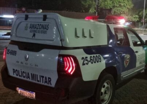 Homem é preso após assaltar drogaria com arma falsa no São José