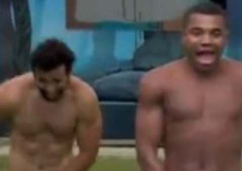 Fadas: Brothers pulam pelados na piscina e comemoram TOP 10 